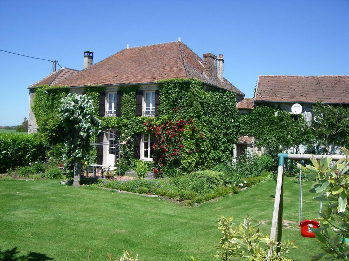 La Ferme Le Merger La Ferté-Gaucher Exterior foto